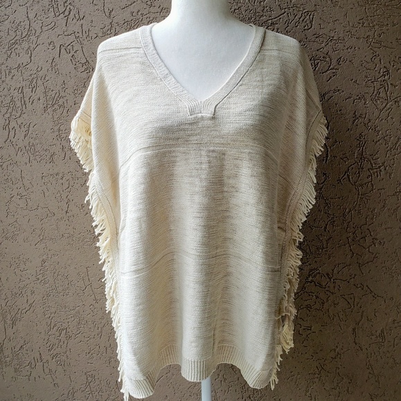 Michael Stars Sweaters - 💥Michael Stars V-Neck Knit Fringe Poncho💥